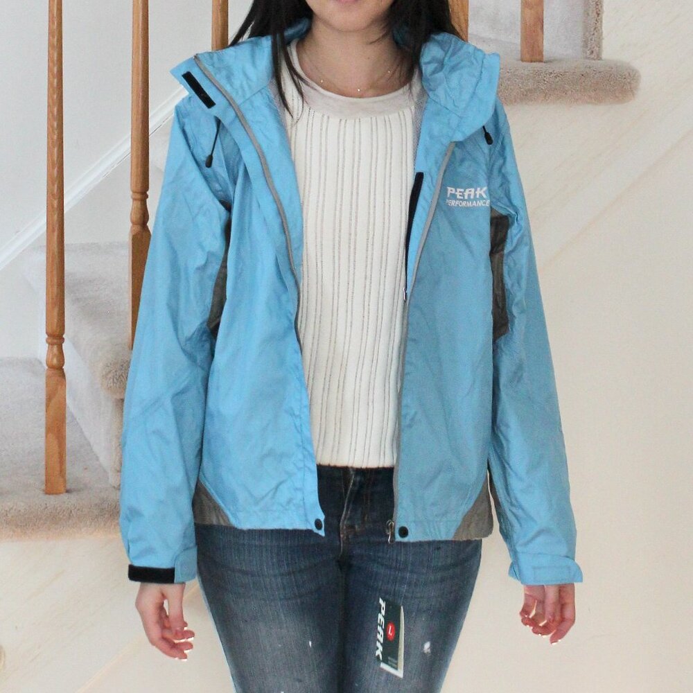 Peak Performance Women's Blue Windbreaker Jacket